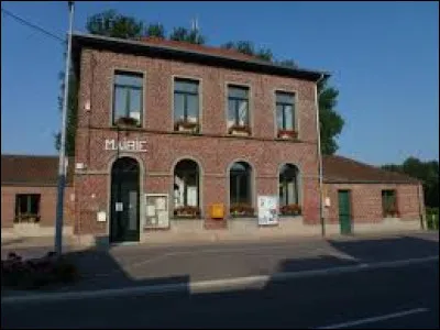 Je vous emmène maintenant dans les Hauts-de-France, à Millonfosse. Commune de l'aire d'attraction Valenciennoise, elle se situe dans le département ...
