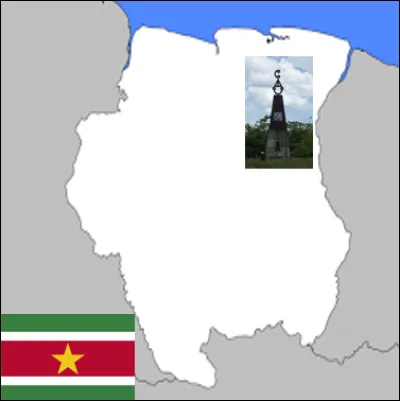 Si vous visitez le Suriname vous pourrez voir le monument de Moiwana à l'Est du pays.
Que commémore ce monument ?