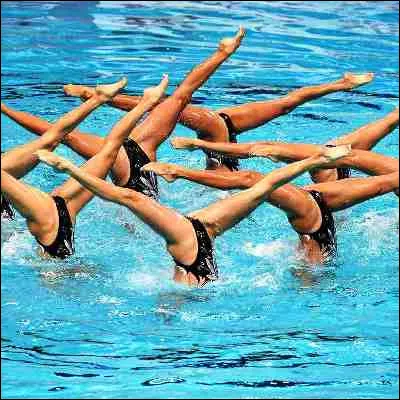 Quelle sportive française, douze fois championne de France et quatre fois championne dEurope de natation synchronisée, est devenue championne du monde à 51 ans ?