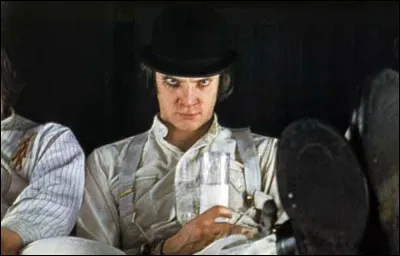 Comment se prénommait l'ignoble sociopathe dans le film "Orange mécanique" ?