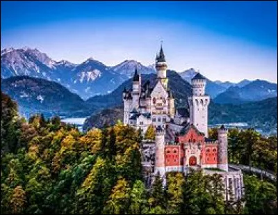 Le château de Neuschwanstein se situe en Argentine.