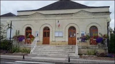 Ville de l'arrondissement de Chinon, sur les bords de Vienne, Beaumont-en-Véron se situe dans le département ...