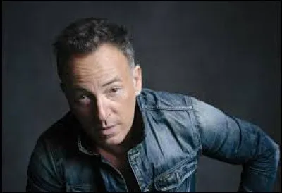 Bruce Springsteen, célèbre chanteur surnommé "The Boss" est-il encore en vie ?
