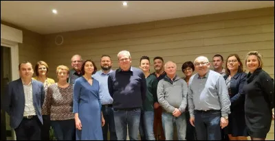 Depuis juin 2000, la loi impose la parité politique dans la présentation des listes de candidats pour les communes...