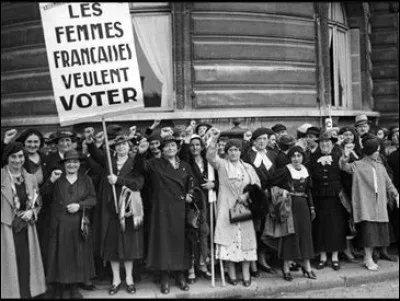 Qui s'accorde pour donner en 1944 le droit de vote aux femmes ?