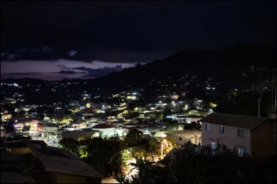 Quelle ville est la capitale de Mayotte ?