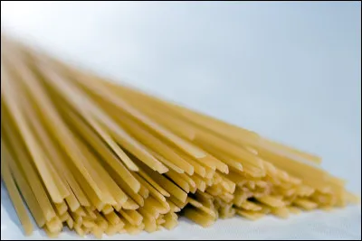 Quelle est cette variété en L de pâte alimentaire longue en forme d'ellipse ?