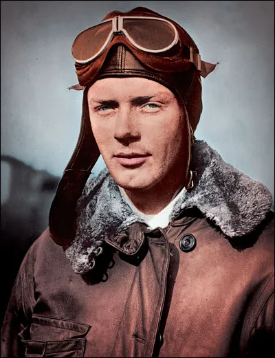 Qui est ce Charles, pionnier américain de l'aviation en L , premier pilote à relier en solitaire et sans escale New York à Paris en 1927 ?