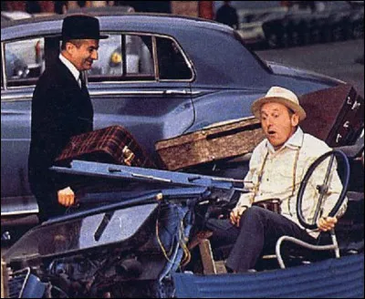 Dans quel film, 'Léopold Saroyan'' (Louis de Funès), disloque-t-il la 2 CV d'Antoine Maréchal (Bourvil) avec sa Rolls Royce ?