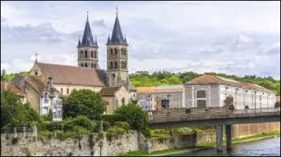 Comment appelle-t-on les habitants de Melun ?