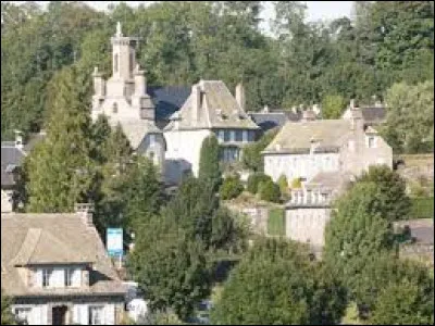 Comment appelle-t-on les habitants de Salers ?