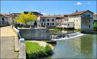 Quelle est cette rivière, longue au total de 132 km, qui coule vers l'ouest dans le nord du département ?