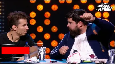 Dans la huitième édition des "Duos impossibles", comment s'appelle le personnage d'Artus, dans un sketch où Jérémy Ferrari joue un policier ?