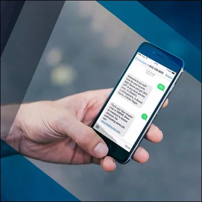 Tranforme ''sealed with a kiss'' en langage SMS anglais.