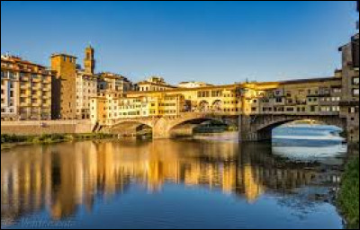 Géographie : Quel fleuve traverse la ville de Florence ?
