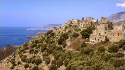 De quel pays le Péloponnèse est-il une péninsule ?