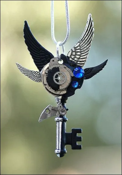 Choisis ton collier mythique.