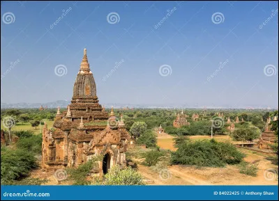 Quel pays est frontalier de la Thaïlande à l'ouest ?