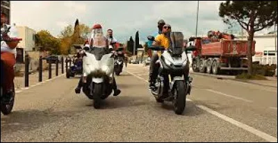 Avec quel rappeur Alonzo a-t-il chanté "Sur la moto" en 2019 ?