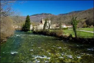 Pour finir, je vous emmène à Soueix-Rogalle. Village de l'arrondissement de Saint-Girons, traversé par le Salat, il se situe dans le département ...