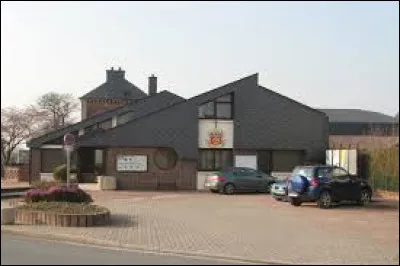 Village Seinomarin, connu pour son usine Renault, Sandouville se situe en région ...