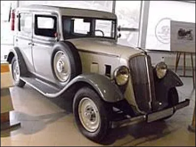 Cette ancienne voiture est une ...