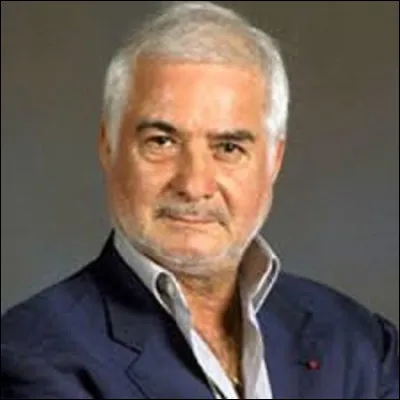 Né le 30 mars 1933 à Aumale en Algérie et mort le 30 mai 2007 à Monthyon (Seine-et-Marne), Jean-Claude Brialy est un acteur, réalisateur, scénariste et écrivain. En 1958, il joue le rôle de François dans le film dramatique ''Le Beau Serge''. Qui est le réalisateur de ce long métrage ?