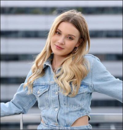 Quelle chanson Carla Lazzari chante-t-elle parmi celles-ci ?