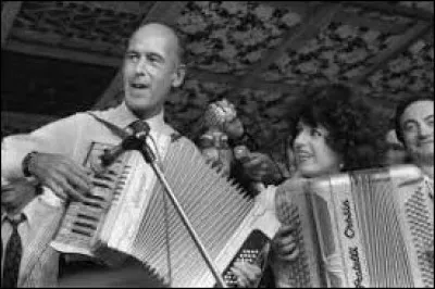 Louis XIV a été roi dès l'âge de 4 ans jusqu'à sa mort en 1715. Quel âge avait-il quand il a mis fin à la régence de sa mère Anne d'Autriche pour prendre le pouvoir ?