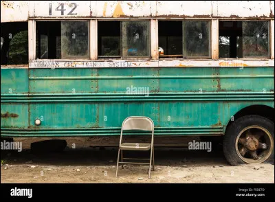La dernière éclipse totale de soleil visible depuis Orléans a eu lieu le 11 août 1999 ; le ciel étant couvert, nous n'avons vu que la nuit pendant quelques minutes et ressenti le froid pendant plus longtemps. J'ai râlé auprès du maire, prétextant que le conseil municipal n'avait rien fait, j'étais obligé d'attendre la prochaine, elle aura lieu le 3 septembre 2081, 
Si je la vois, quel sera mon âge ?