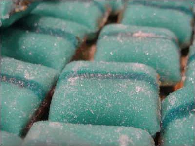 Enfin, quel est le nom de cette confiserie lyonnaise créée par le chocolatier ''Voisin'' ?