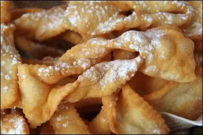 Quel est le nom de ce petits beignets croustillants ?