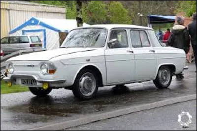 Pour trouver le nom de ce modèle, regardez bien l'image. Il s'agit de la Renault ...