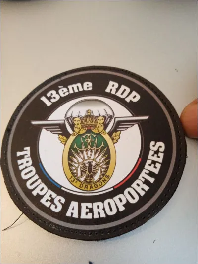 Qui a écrit et interprété la chanson polémique : "Parachutiste", longtemps interdite d'antenne ?