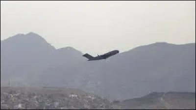 Ce 30 août, les derniers soldats américains quittent Kaboul, mettant fin à vingt ans de présence en Afghanistan : c'était en ...