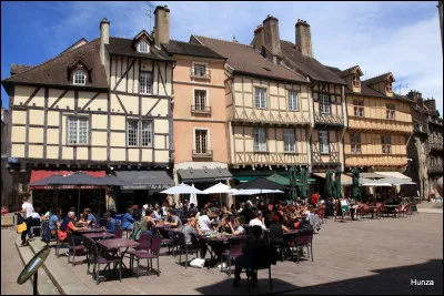 Combien d'habitants le département de Saône-et-Loire compte-t-il ?