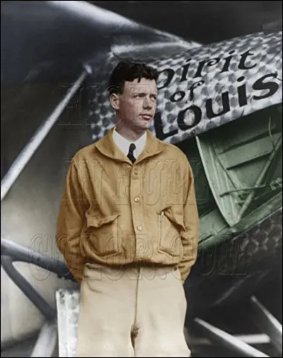 Lors de sa traversée de l'Atlantique en 1927, Charles Lindbergh se pose :