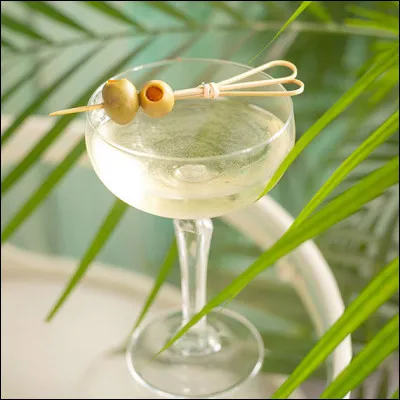 Quel alcool est la base du cocktail créole des Antilles, appelé ''Créole Crème'' ?