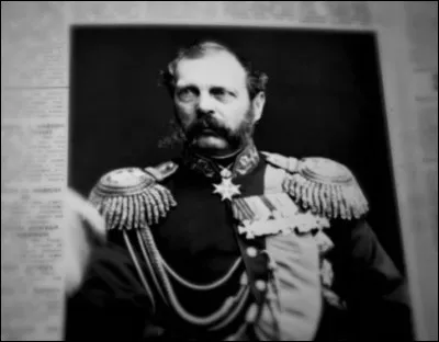 1881 > Ce même journal - qui paraîtra jusqu'en 1917 - sera d'ailleurs parmi les premiers à accuser les Juifs de/d'... [Complétez !]