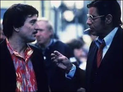 Qui a réalisé le film "La Valse des pantins" dans lequel un animateur vedette est harcelé par un fan aspirant comique ?