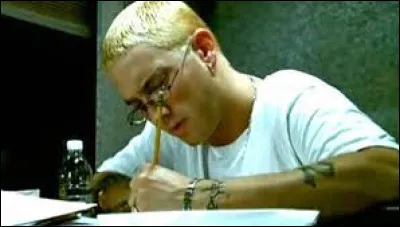 Dans quelle chanson Eminem raconte-t-il l'histoire d'un fan obsessionnel ?