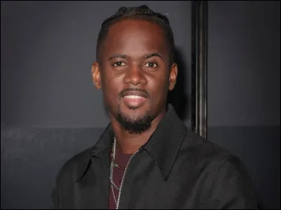 De quelle chanson sont tirées ces paroles : "Dès qu'nos regards se croisent, hop, adrénaline / Oui, je sais, j'ai pas calculé l'prof de mathématiques / J'analysais un d'ces fameux couplets où Nakk, il kickait / Oui, je sais madame, le rap a failli gâter ma vie" ?