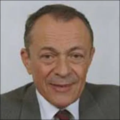 De quelle ville des Yvelines Michel Rocard a-t-il été le maire ?