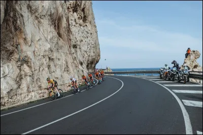 La Primavera (le printemps) ou La Classicissima (superclassique) est le premier monument de la saison cycliste :