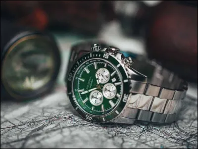 Les horloges de Doc sont en retard de...