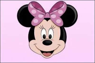 Quel est le prénom de la fiancée amoureuse de Mickey ?