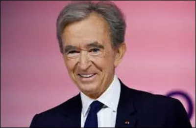 Bernard Arnault est un chef d'entreprise et milliardaire né à Roubaix le 5 mars 1949. Plus grande fortune d'Europe, à combien s'élève son capital ?
