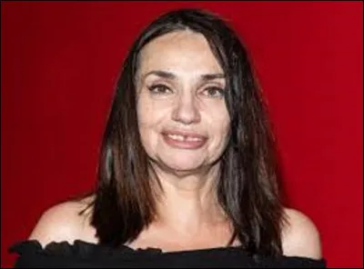 Béatrice Cabarrou, plus connue sous le nom de Béatrice Dalle, est une actrice née à Brest le 19 décembre 1964. Dans quel film fut-elle révélée en 1986 ?