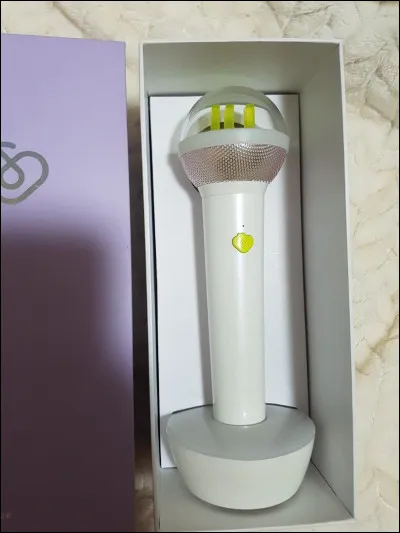 À quel groupe appartient ce lightstick ?