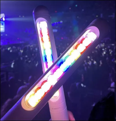À quel groupe appartient ce lightstick ?